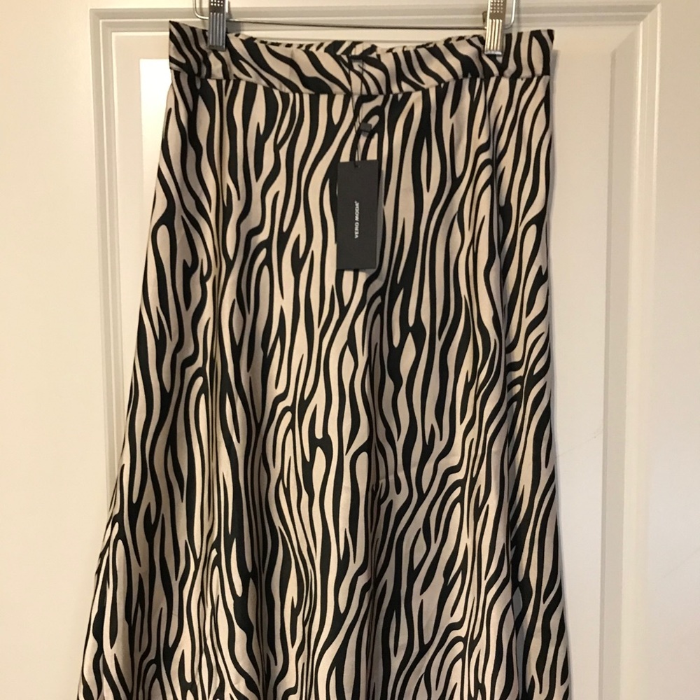 Vero Moda satan zebra print skirt size medium NWT